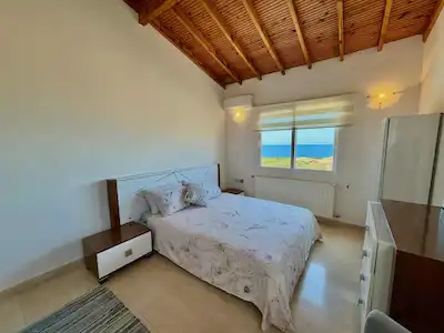 DENIZE SIFIR, PLAJA BITIŞIK 4+1 VILLA.