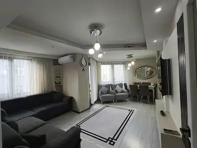 ESENLER MENDERES MAHALLESİ'NDE OKULLARA VE METROYA YÜRÜME MESAFESINDE BAKIMLI 3 YILLIK SATILIK