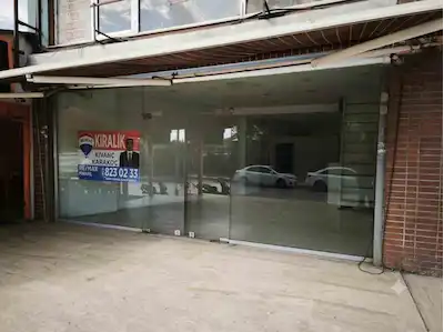 İSKELE CADDESİ’NDE TABELA DEĞERİ YÜKSEK KİRALIK İŞ YERİ