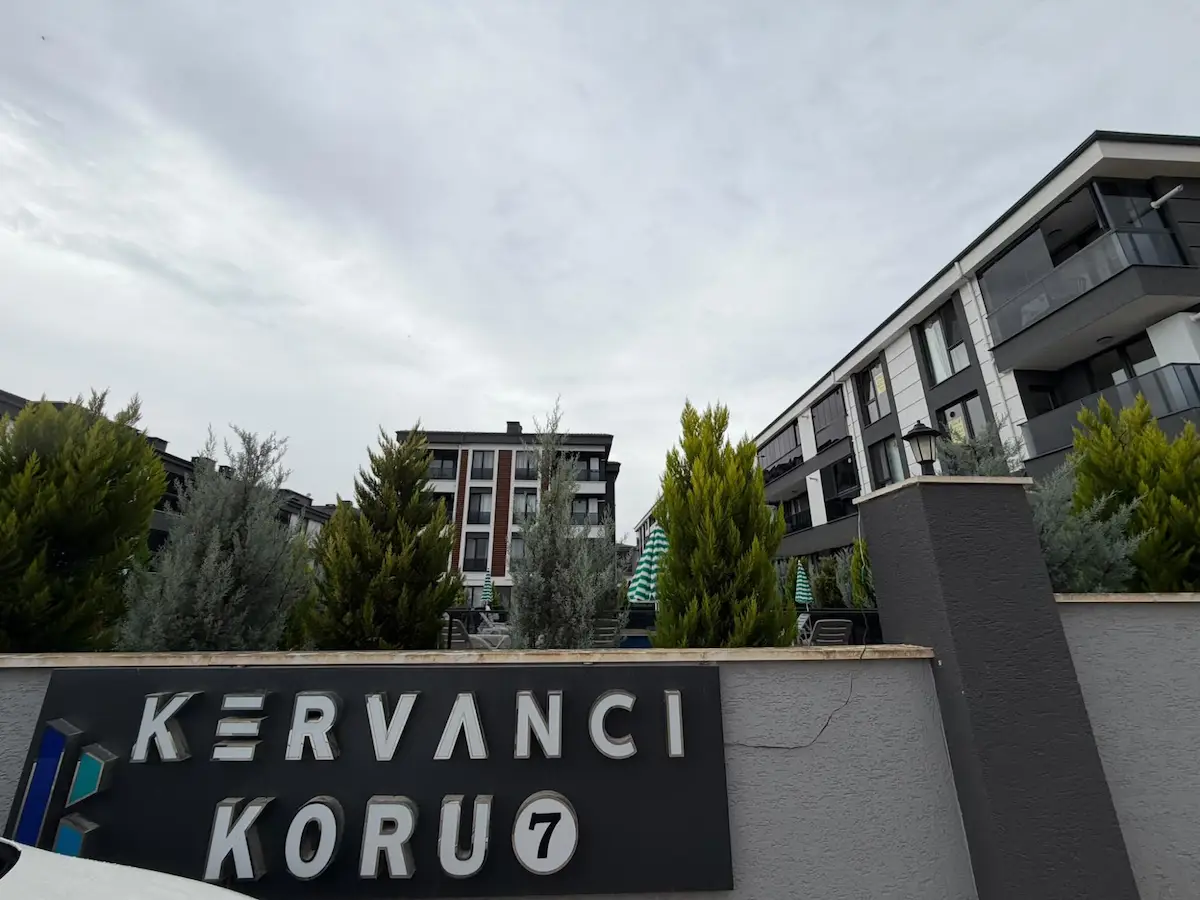 KERVANCI KORU 7 STESI'NDE SATILIK 1+1 DAIRE