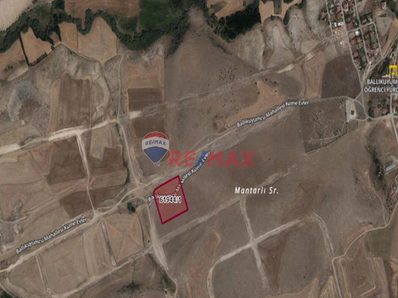 BALLIKUYUMCU DA DAİRE GETİRİLİ 250 METREKARE ARSA