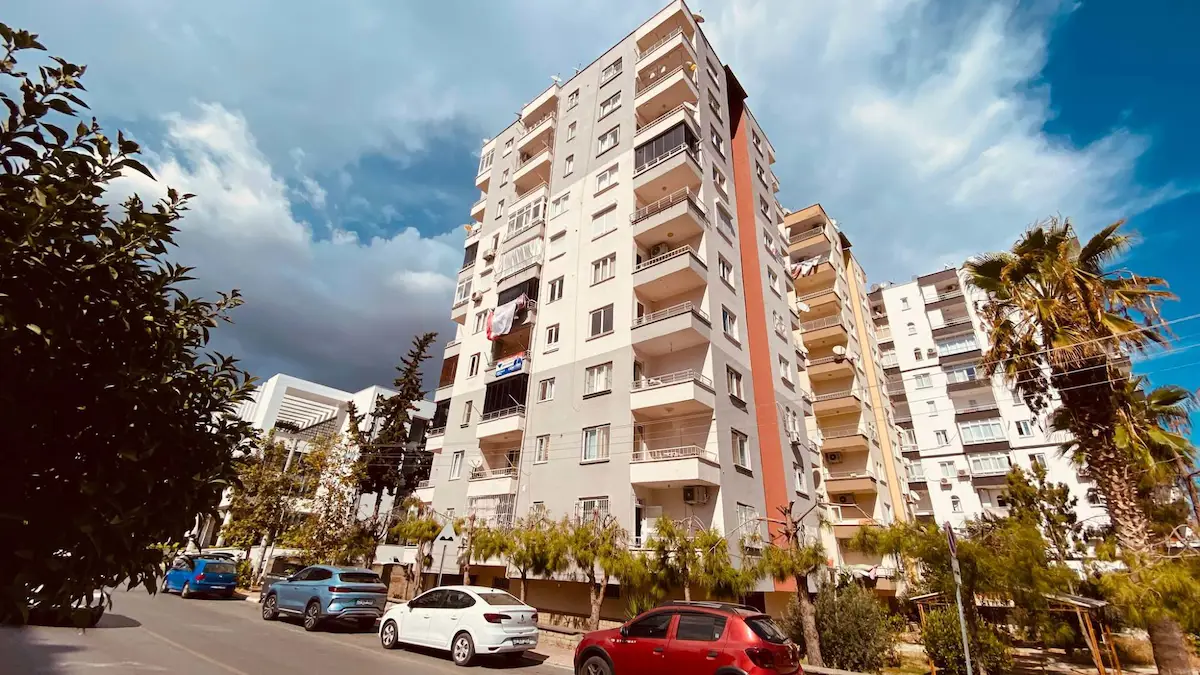 REMAX TOROS'TAN MEZİTLİ BELEDİYESİ BİTİŞİĞİNDE KİRALIK GENİŞ 3+1 DAİRE