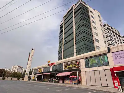ADEN PLAZA’DA YENİ ADLİYE BİNASI KARŞISINDA KİRALIK OFİS