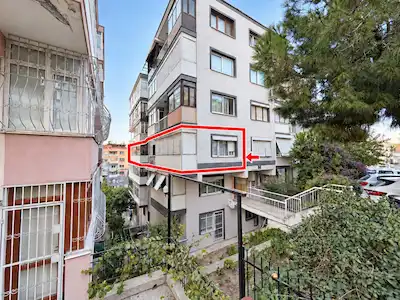 BASIN SITESI’NDE METROYA 1 DAKİKA ÇIFT CEPHELI 120 M² NET 3+1