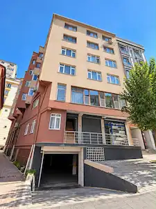 MECİDİYEKÖY'DE ANA CADDEDE DÜZ GİRİŞLİ KULLANIŞLI SATILIK DÜKKAN
