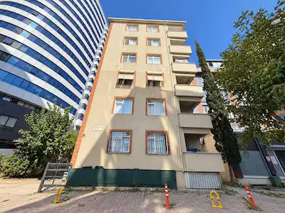 ADLİYE’YE YÜRÜME MESAFESİNDE, YÜKSEK ARSA PAYLI 3+1 DAİRE