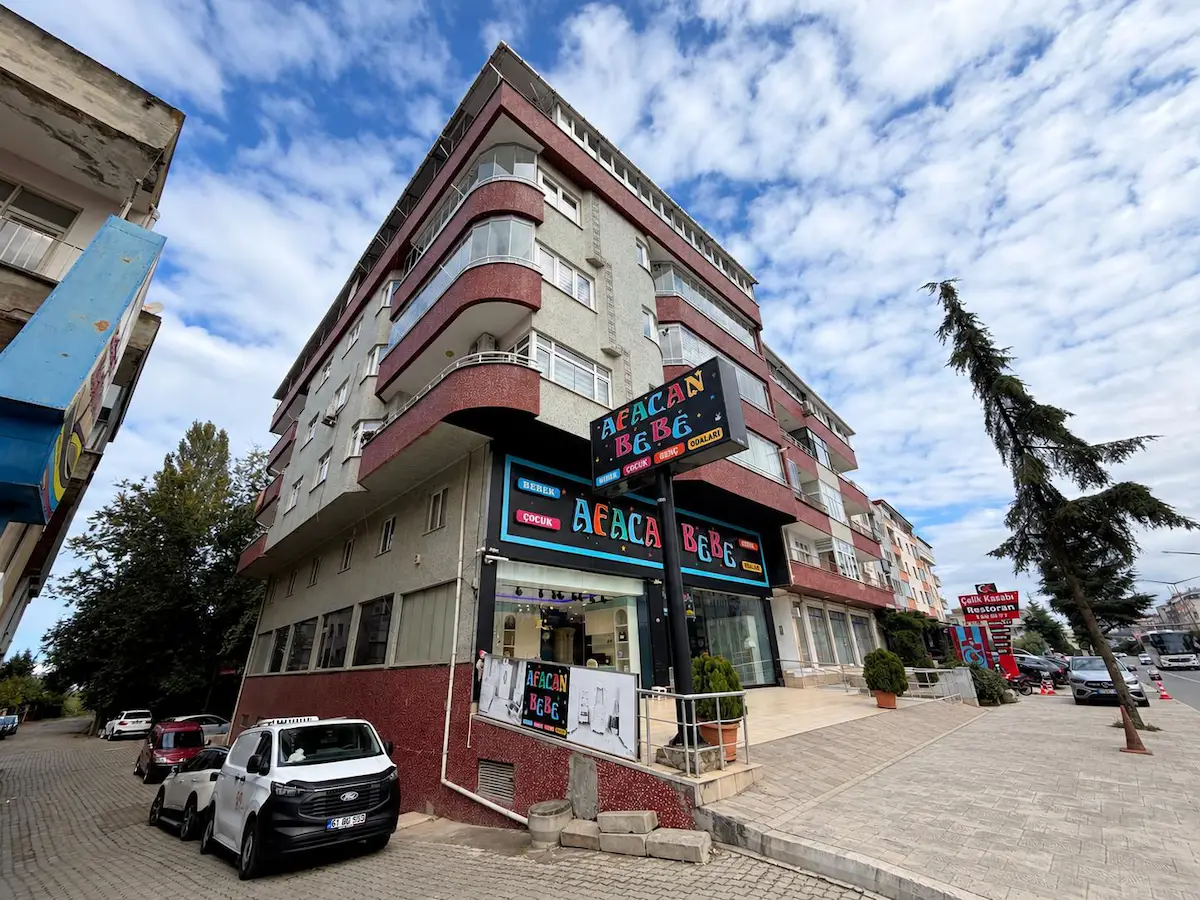 SÖĞÜTLÜ -ANAYOL ÜZERİ- DENİZE 150M MESAFEDE - 3+1 KİRALIK DAİRE