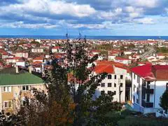 RE/MAX MAVİ'DEN 2500 M2 ARSA İÇERİSİNDE MÜSTAKİL 6+1 MALİKANE