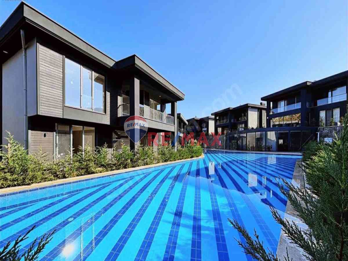 REMAX MAXİMUM'DAN BAŞİSKELE CİHANGİR COUNTRY SATILIK 5+1 VİLLA
