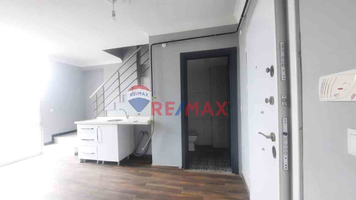 ALİKAHYA KAVANİUM SİT.BÖLGSİNDE KİRALIK 2+1 DUBLEKS OFİS KATI