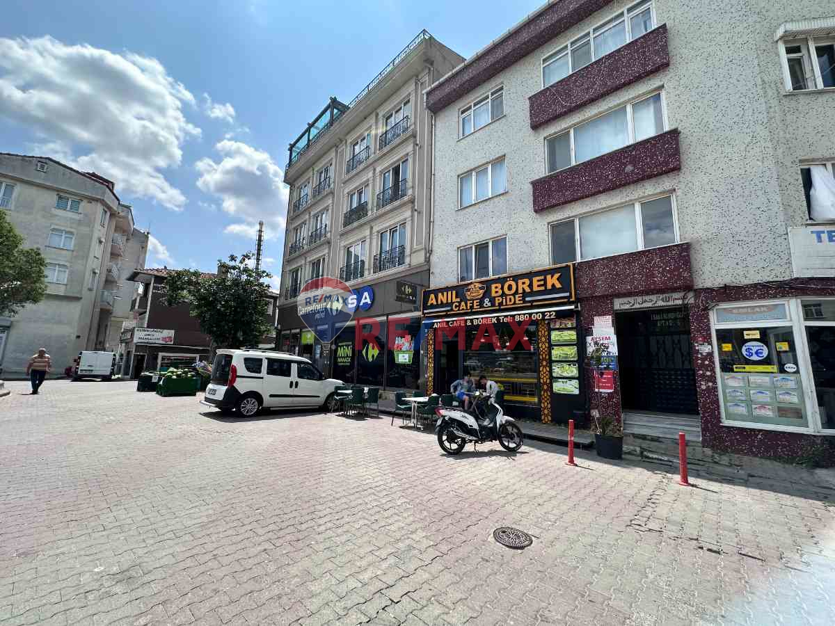 KUMBURGAZDA SAHILE 50 METRE YATIRIMLIK 5+1 SATILIK DUBLEKS