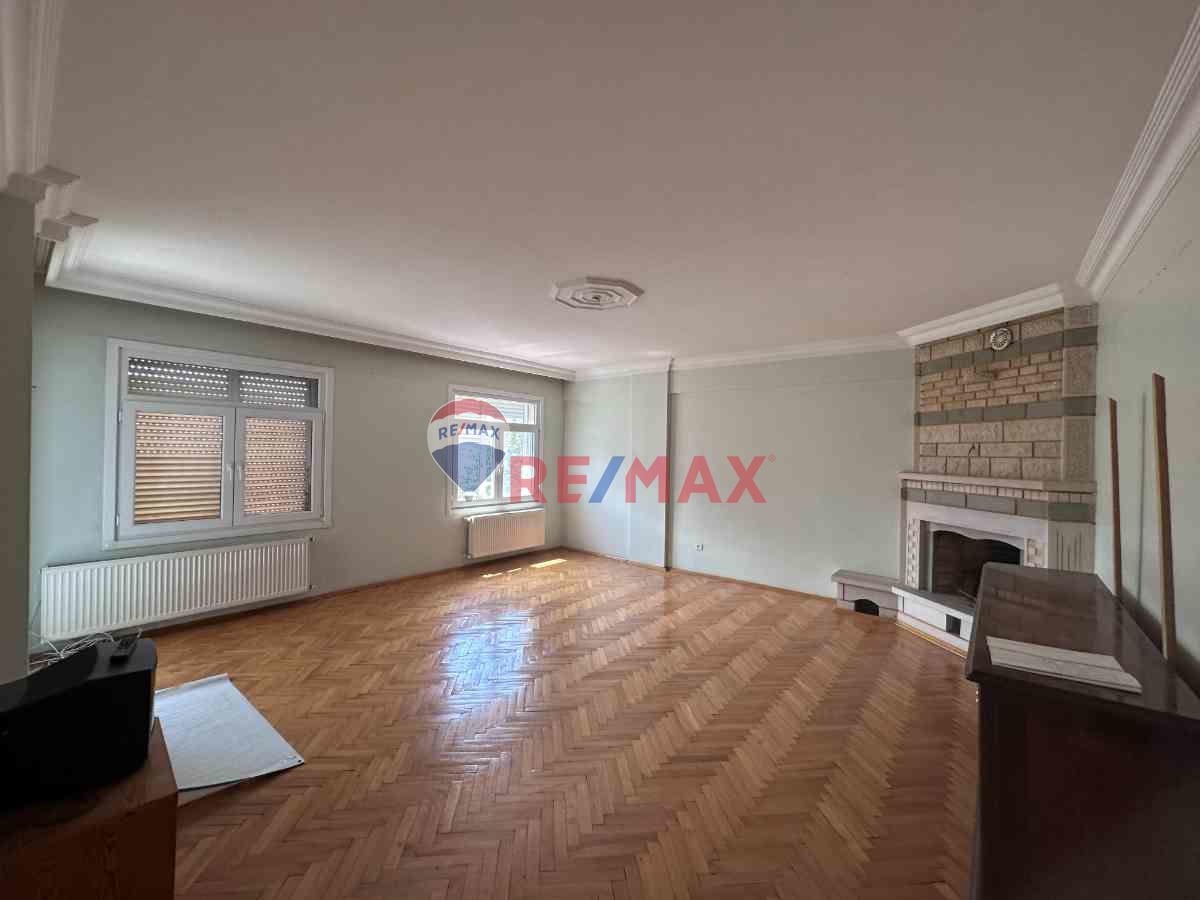 KUMBURGAZDA SAHILE 50 METRE YATIRIMLIK 5+1 SATILIK DUBLEKS