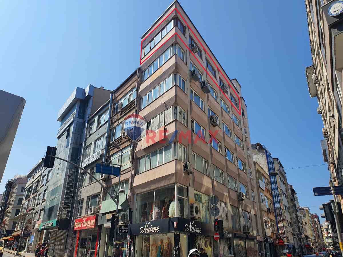 KADIKÖY KUŞDILI CADDESINE CEPHELI & VIŞNE SOKAK KÖŞESINDE OFIS KATI 