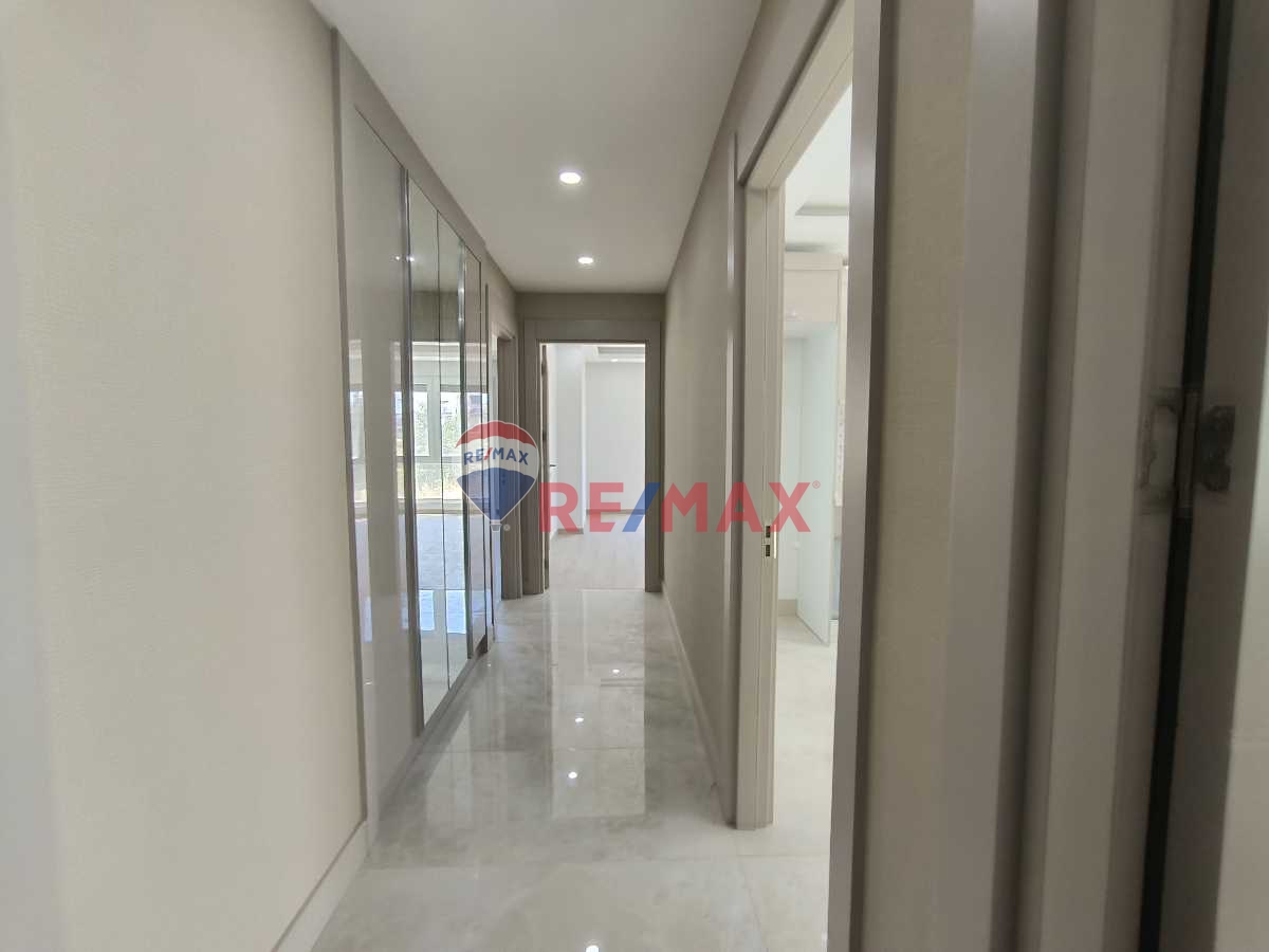 BEYLİKDÜZÜ 4+1 SIFIR SATILIK SİTEİÇİ DAİRE