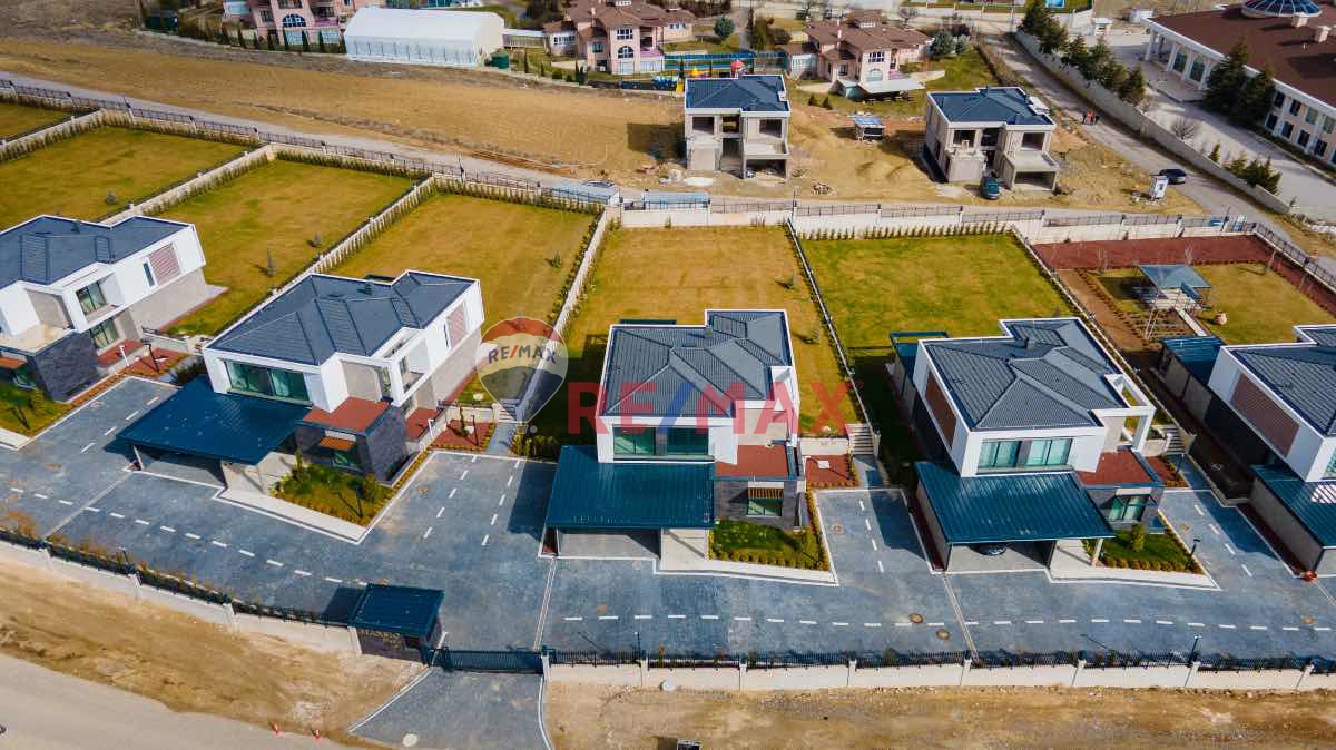 MANSİO İNCEK VİLLALARINDA 1650M² ARSA ÜZERİNDE SATILIK VİLLA