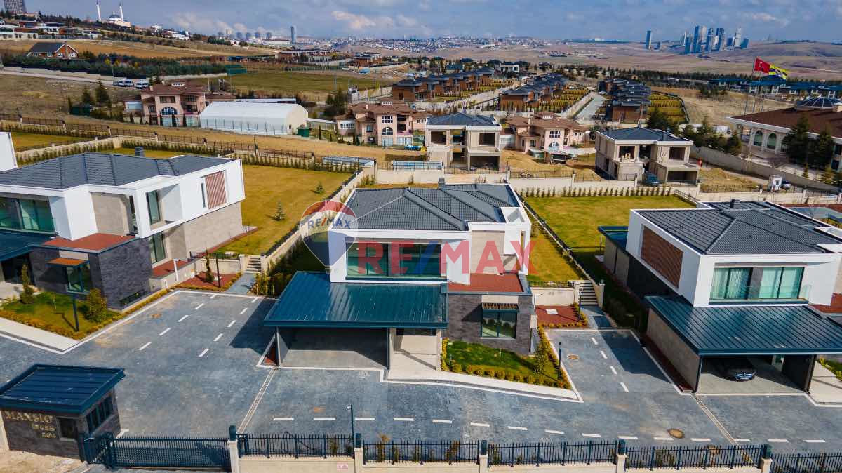 MANSİO İNCEK VİLLALARINDA 1650M² ARSA ÜZERİNDE SATILIK VİLLA