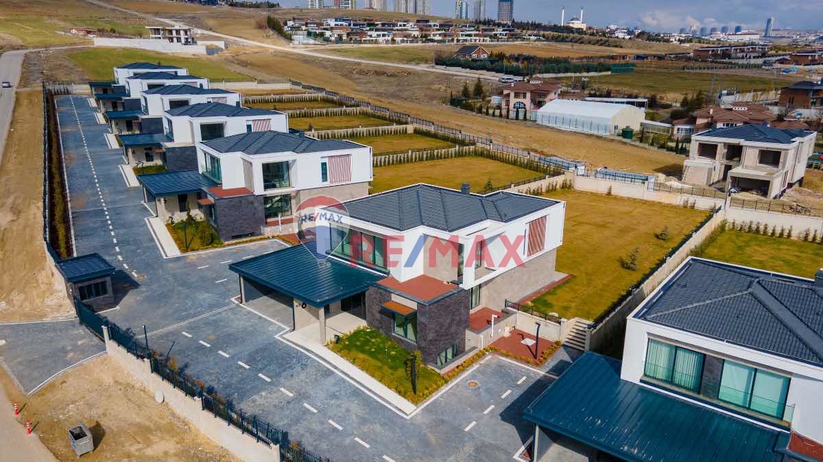 MANSİO İNCEK VİLLALARINDA 1650M² ARSA ÜZERİNDE SATILIK VİLLA