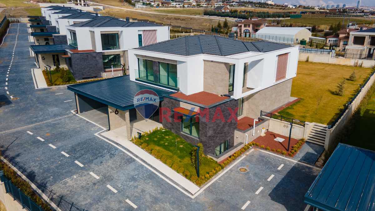 MANSİO İNCEK VİLLALARINDA 1650M² ARSA ÜZERİNDE SATILIK VİLLA