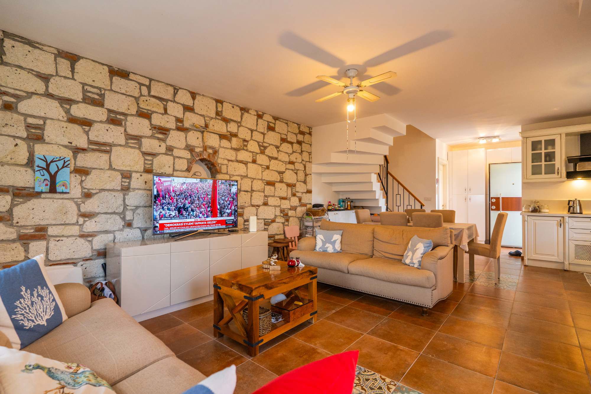 ÇEŞME ŞIFNE'DE SITE İÇERISINDE HAVUZLU VILLA