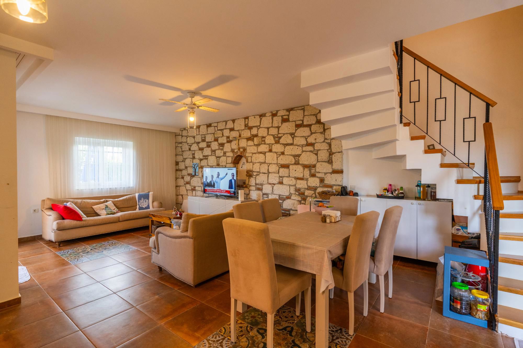 ÇEŞME ŞIFNE'DE SITE İÇERISINDE HAVUZLU VILLA