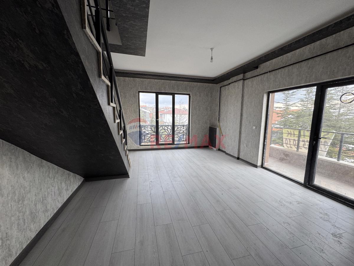 GÖLBAŞI İNCEK EŞSİZ KONUMDA 3+1 DUBLEKS DAİRE