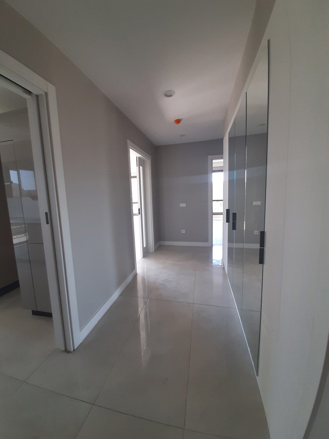 ANADOLU YAKASININ EN GÜZEL PROJESİ AVRUPA KONUTLARINDA KİRALIK 2+1 DAIRE..