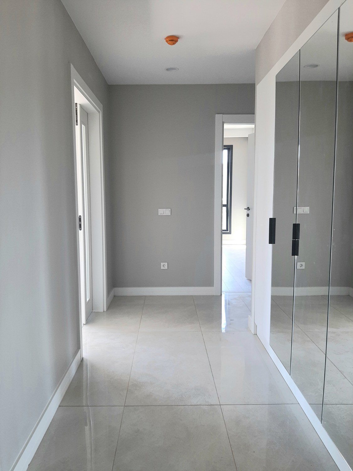 ANADOLU YAKASININ EN GÜZEL PROJESİ AVRUPA KONUTLARINDA KİRALIK 2+1 DAIRE..