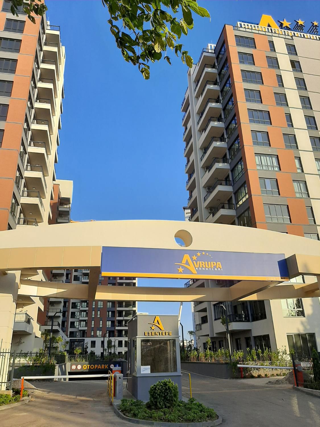 ANADOLU YAKASININ EN GÜZEL PROJESİ AVRUPA KONUTLARINDA KİRALIK 2+1 DAIRE..