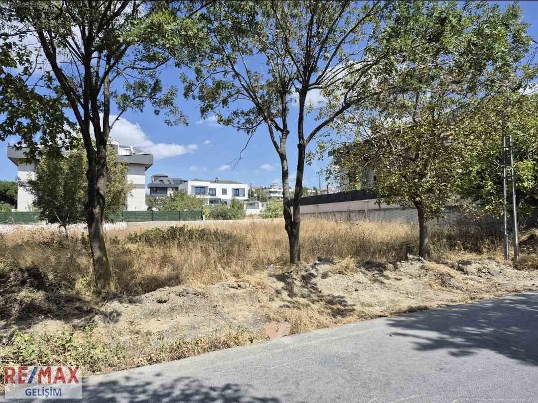 VİLLALAR BÖLGESİNDE İMARLI ARSA