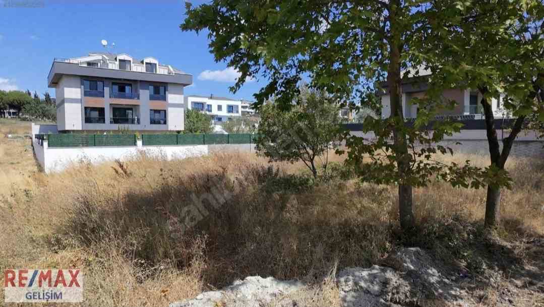 VİLLALAR BÖLGESİNDE İMARLI ARSA