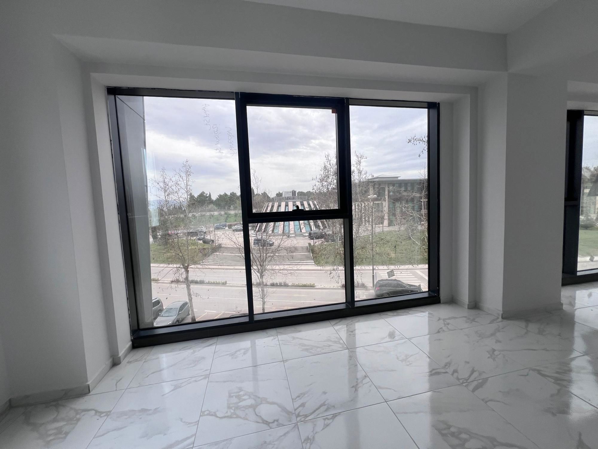 BAŞISKELE BELEDIYE KARŞISI KIRALIK OFIS