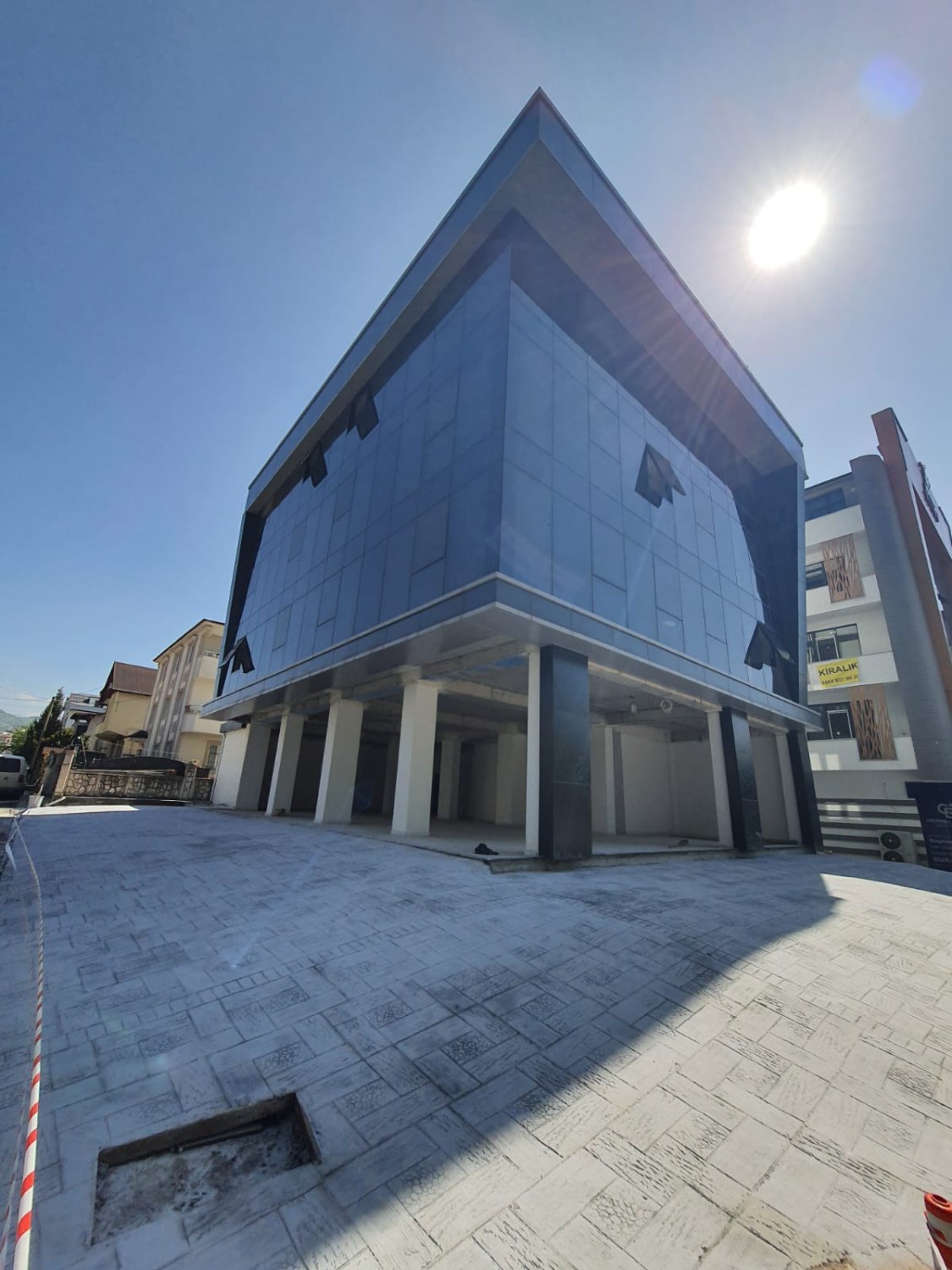 BAŞISKELE BELEDIYE KARŞISI KIRALIK OFIS