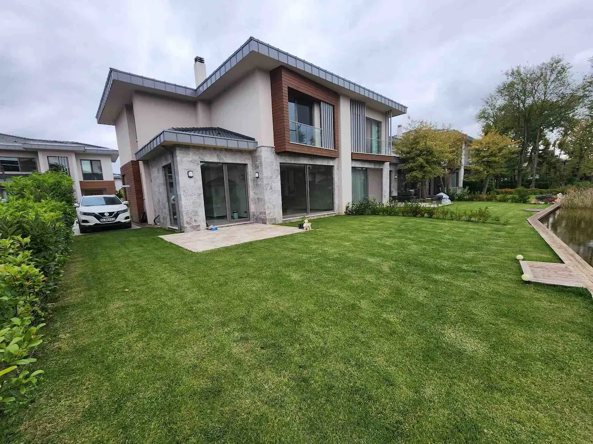 ÖMERLI DEKAR KIYIBAHÇE A TIPI 200 M² 4+1 SATILIK VILLA