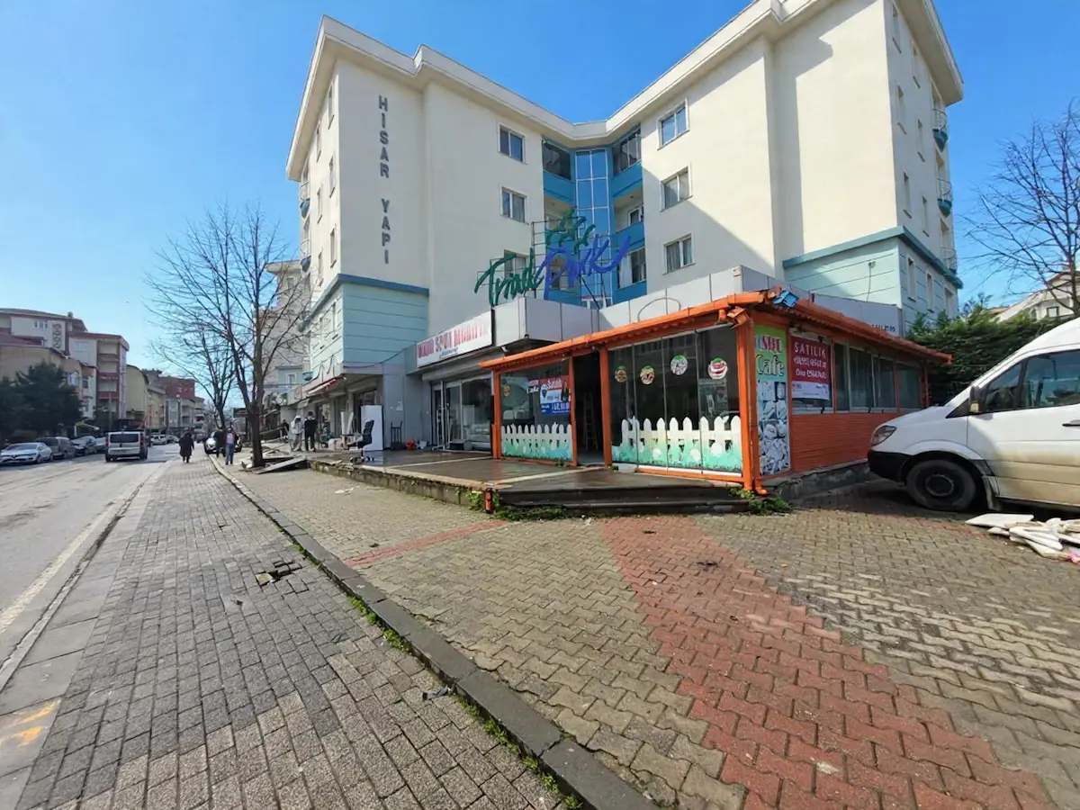 SANCAKTEPE SITE TICARI ALAN GİRİŞ KAT 70 M² NET DÜKKAN  | KREDİYE UYGUN 