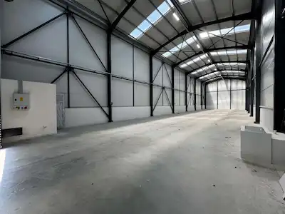DÖRTYOL SANAYİ BÖLGESİNDE E-5 YAKIN 410 M² SIFIR DÜKKAN&ANTREPO