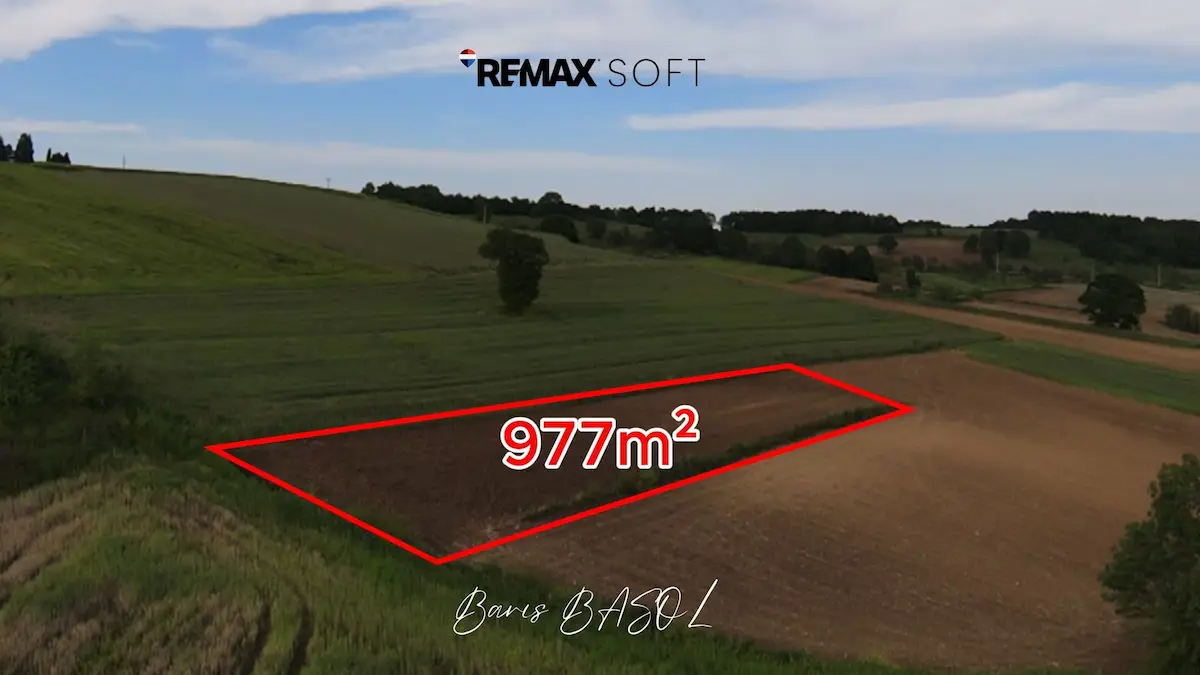 REMAX SOFT BARIŞ BAŞOL'DAN SALMANLI'DA SATILIK 977M² TARLA