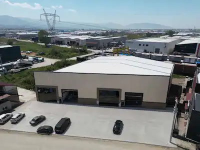 BAŞİSKELE KULLARDA 1310 M² KAPALI,1075 M² AÇIK ALAN KİRALIK DEPO