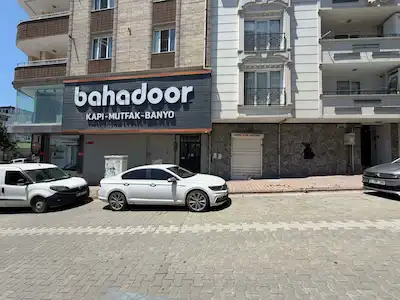ESENYURT AMASYALILAR CADDESİ'NDE SATILIK KAT İRTİFAKLI TİCARİ DÜKKÂN