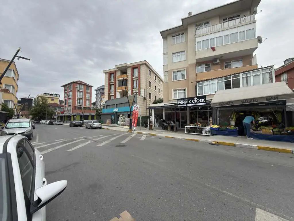 PENDİK YENİ MAHALLE’DE  İŞLEK CADDE ÜZERİNDE SATILIK DÜKKAN