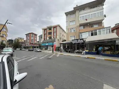PENDİK YENİ MAHALLE’DE  İŞLEK CADDE ÜZERİNDE SATILIK DÜKKAN