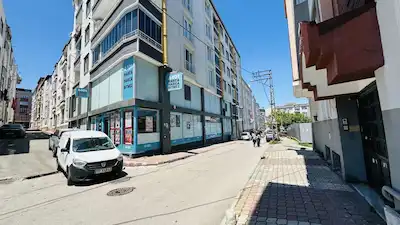 REMAX RABİA SARAÇ KURUMSAL KİRACILI 505 M² KÖŞE DÜKKAN