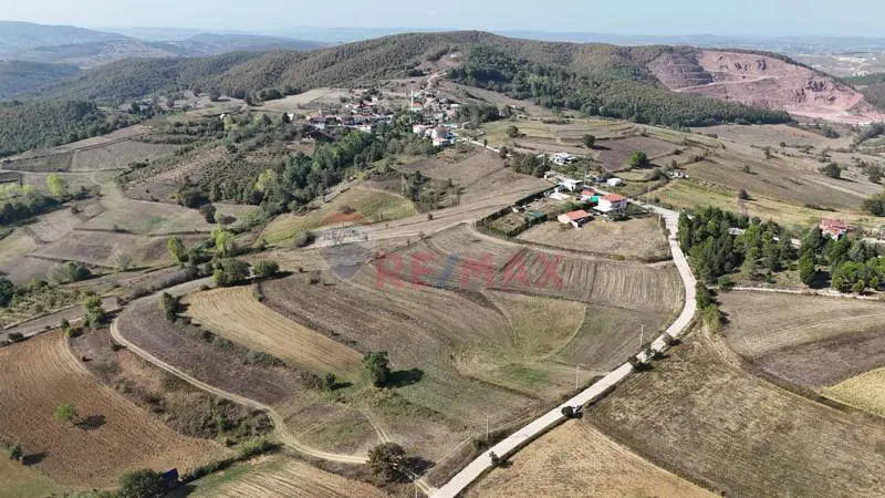 İZMİT SARIŞEYH MAH. YOLA CEPHE 4414 M2 TARLA