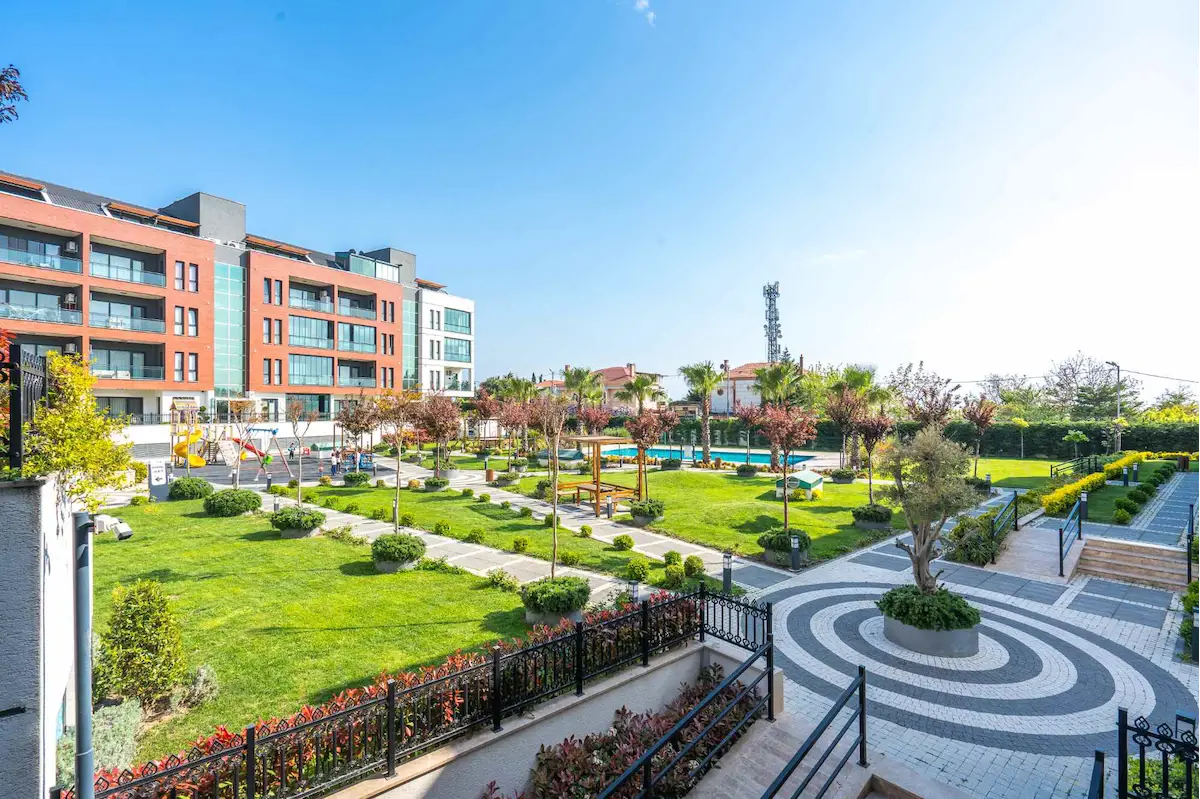 REMAX GELİŞİMDEN ALYA MARİN SİTESİNDE DENİZ MANZARALI 6+2 DUBLEKS DAİRE