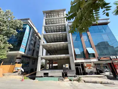 REMAX MAHAL'DEN YAKUPLU E5 ÜSTÜ  KURUMSAL FIRMALARA KOMPLE KIRALIK BINA