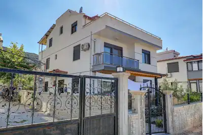 GAZİPAŞA YAKAMOZ BÖLGESİNDE DENİZE 600 MT 2,5+1 TERASLI DUBLEKS