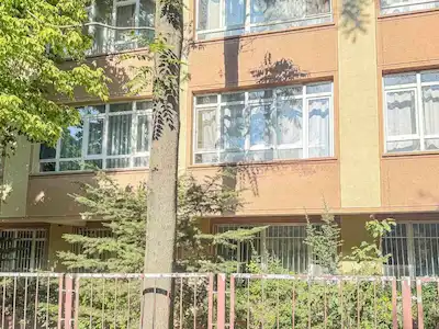 TAŞKENT CADDESİ’NDE ÖN CEPHE EŞYALI 2+1 KİRALIK DAİRE