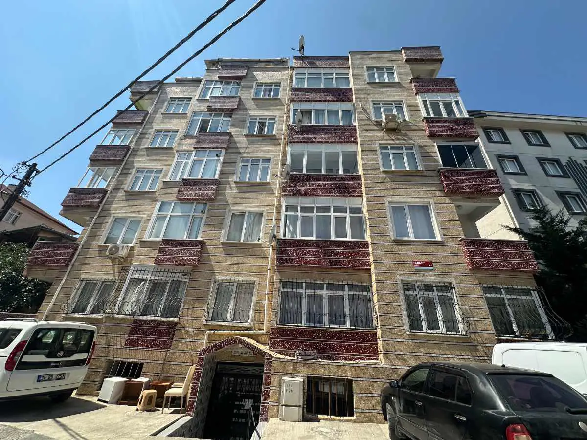 PENDİK ORHANGAZİ MAHALLESİ'NDE 60M TERASLI BOŞ 2+1 SATILIK DAİRE