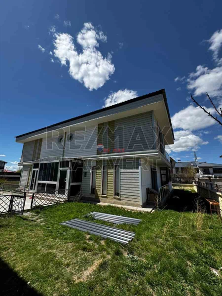 RE/MAX LACİVERT'TEN DADAŞKENT'TE SATILIK VİLLA