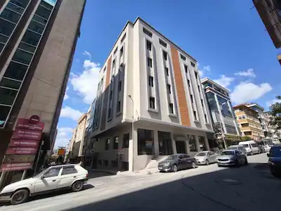 E5 HATTI CADDE ÜZERİNDE 2 GİRİŞLİ ZEMİN 450 M2 KİRALIK DÜKKAN