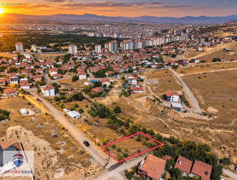 GEDİK'TE 3 CEPHESİ YOL MALATYA MANZARALI 1277 M² KONUT İMARLI